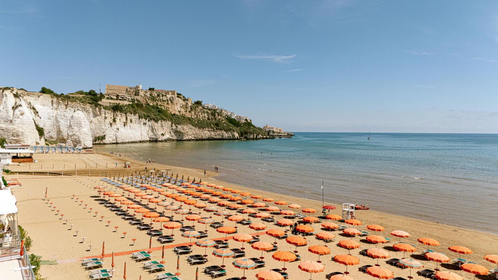 Hotel Degli Aranci Вьесте Экстерьер фото