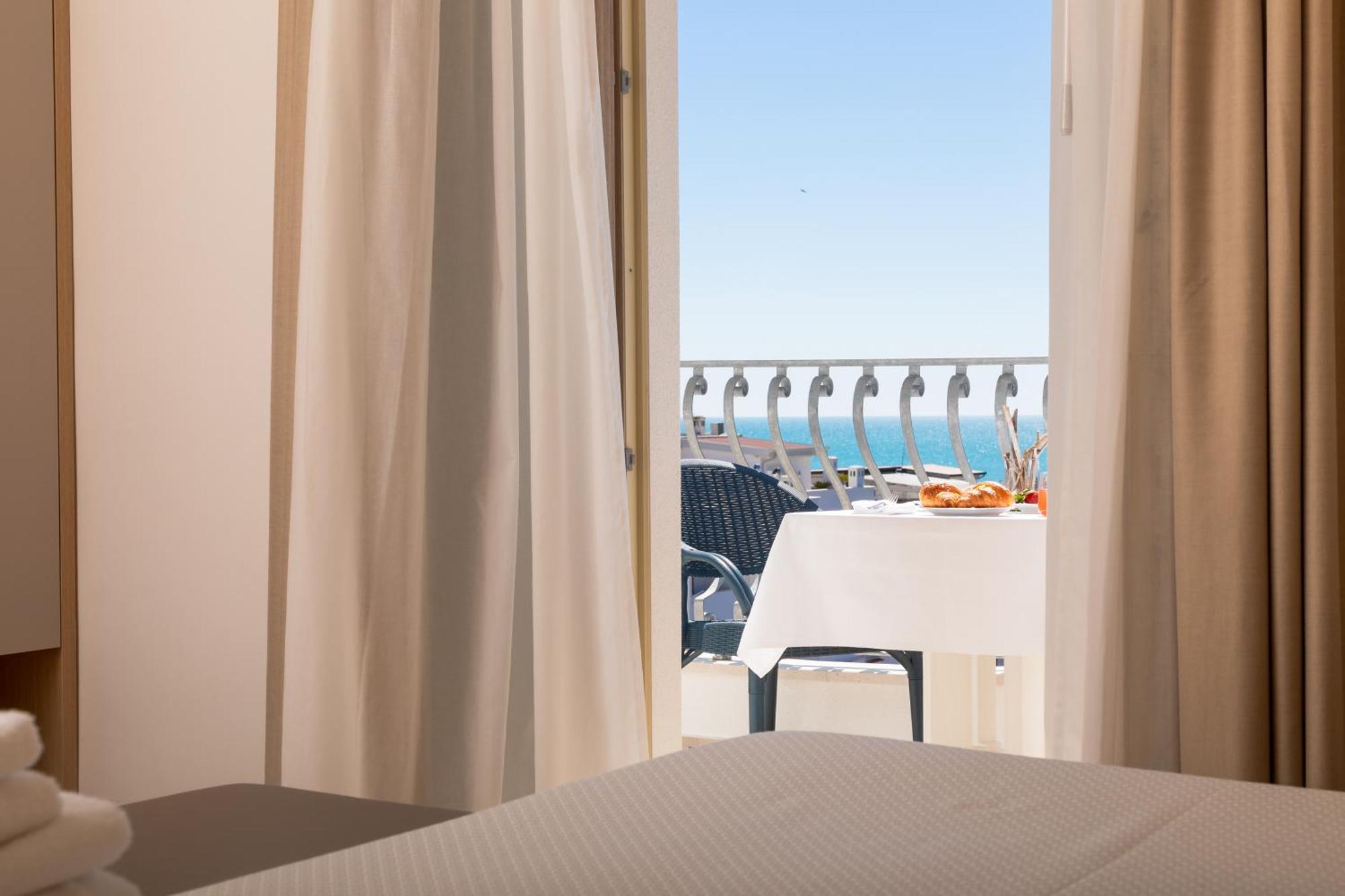 Hotel Degli Aranci Вьесте Экстерьер фото